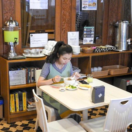 Backpacker Hostel (Adults Only) Yangon Esterno foto