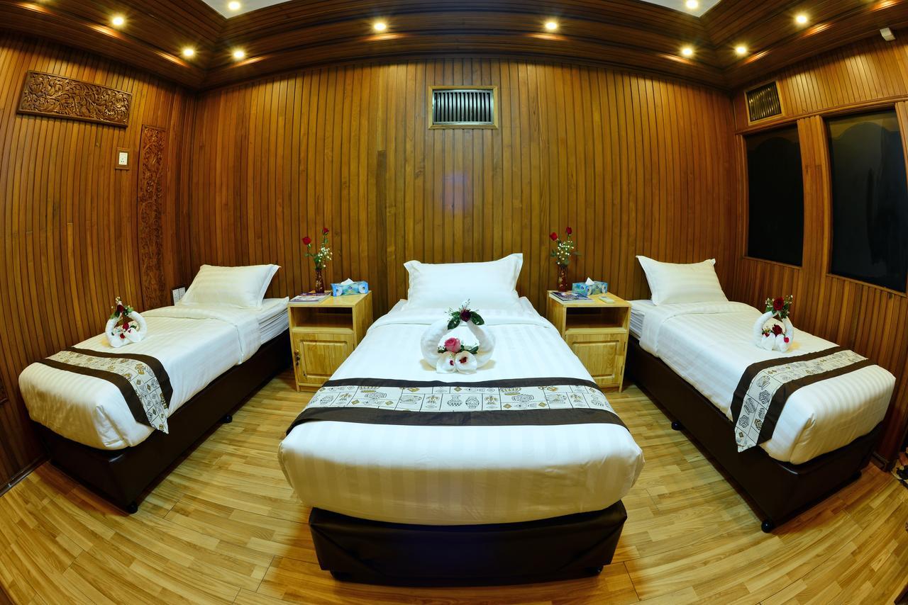 Backpacker Hostel (Adults Only) Yangon Esterno foto