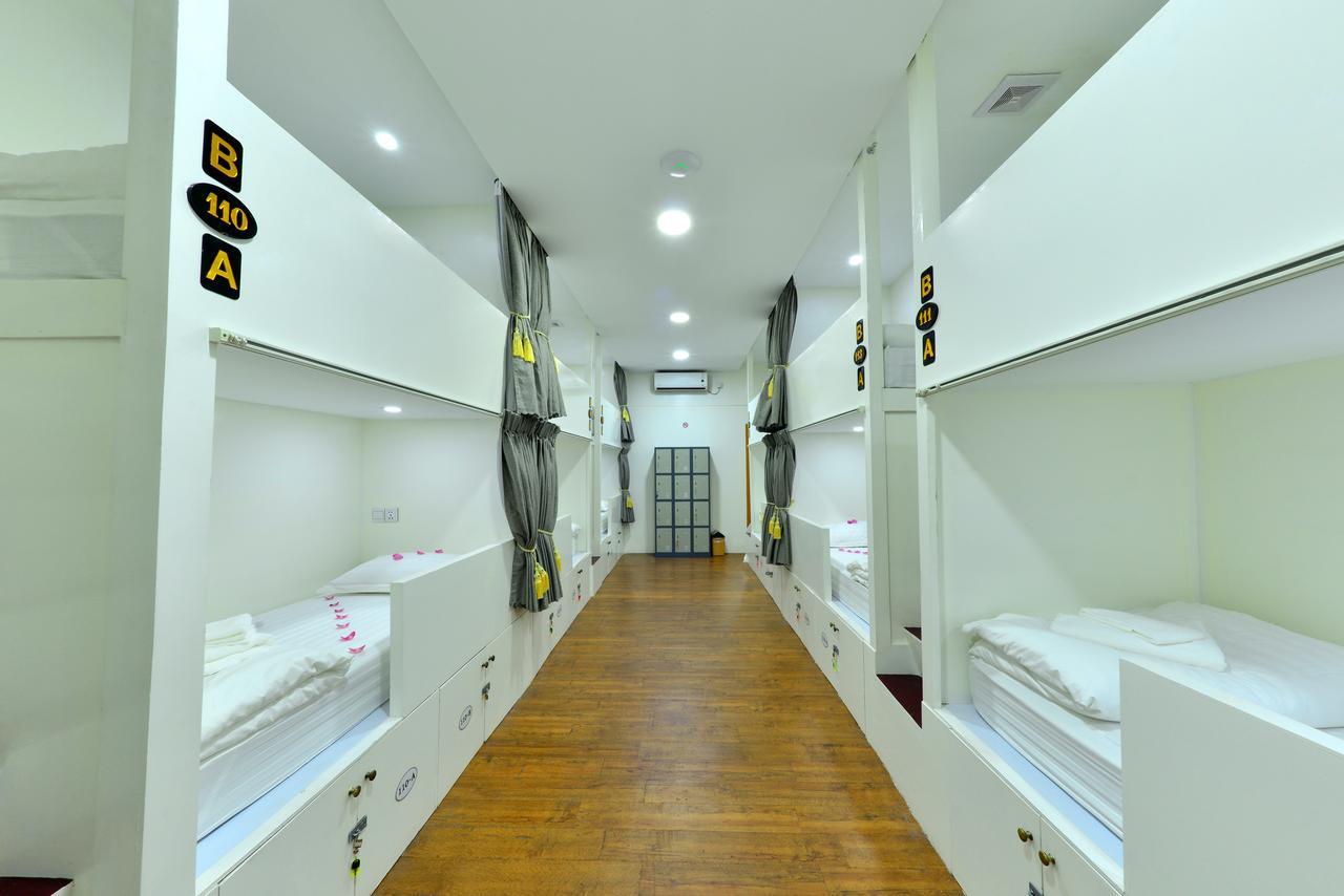 Backpacker Hostel (Adults Only) Yangon Esterno foto