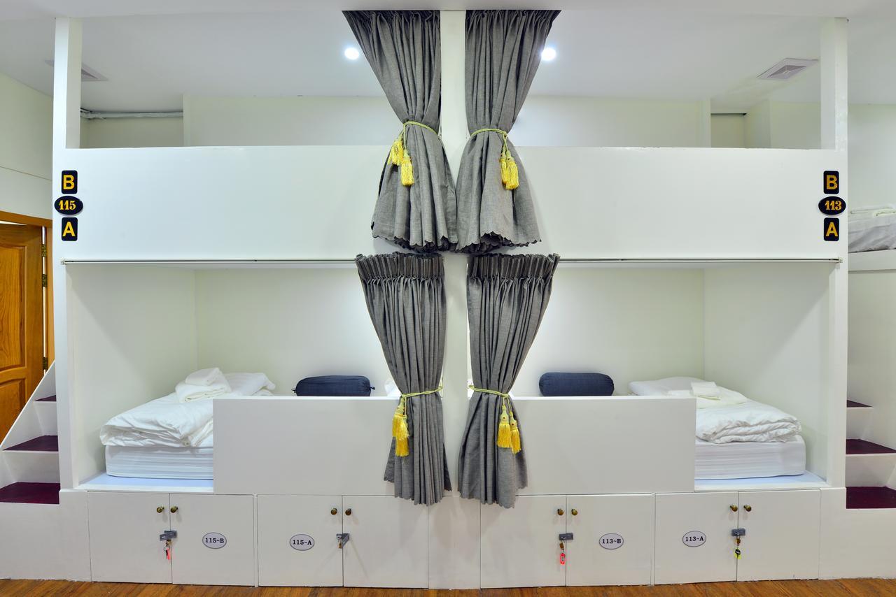 Backpacker Hostel (Adults Only) Yangon Esterno foto