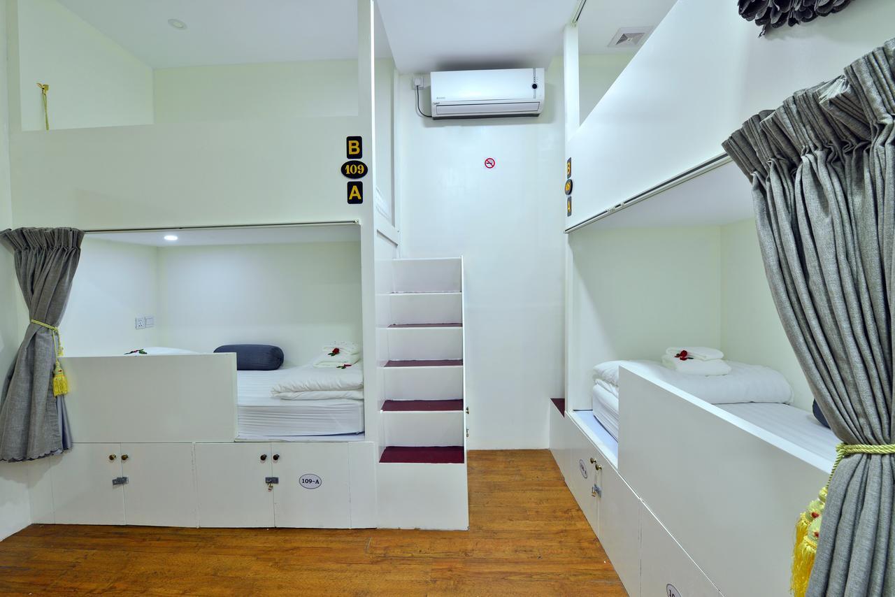 Backpacker Hostel (Adults Only) Yangon Esterno foto