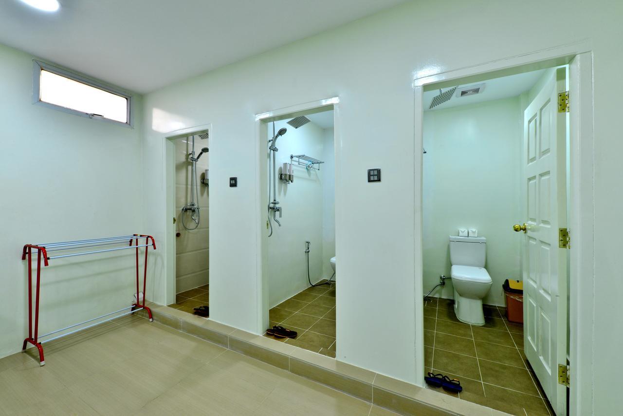 Backpacker Hostel (Adults Only) Yangon Esterno foto
