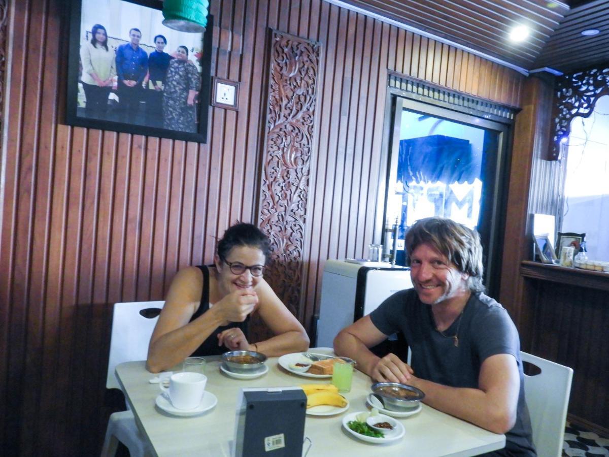 Backpacker Hostel (Adults Only) Yangon Esterno foto